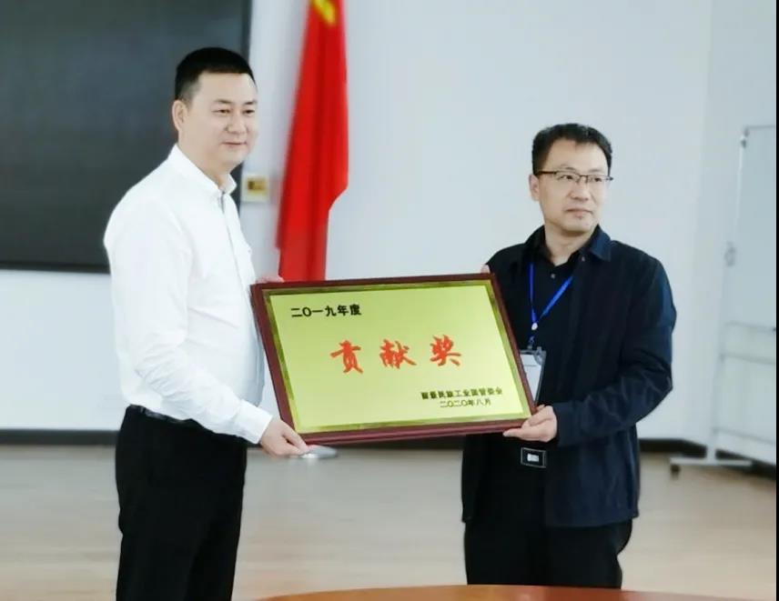 麗景民族工業(yè)園管委會黨工委書記夏雪松一行蒞臨天造公司，召開心貼心一家親座談會.